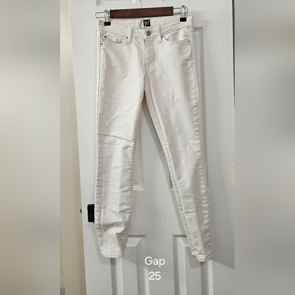 GAP White Skinny Jeans